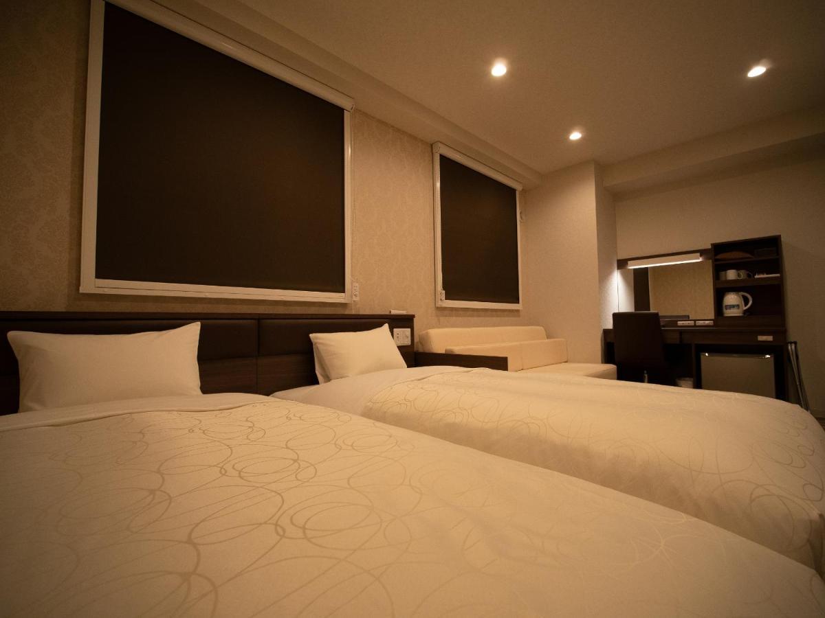 Hotel Front Inn Fukuoka Airport Bagian luar foto
